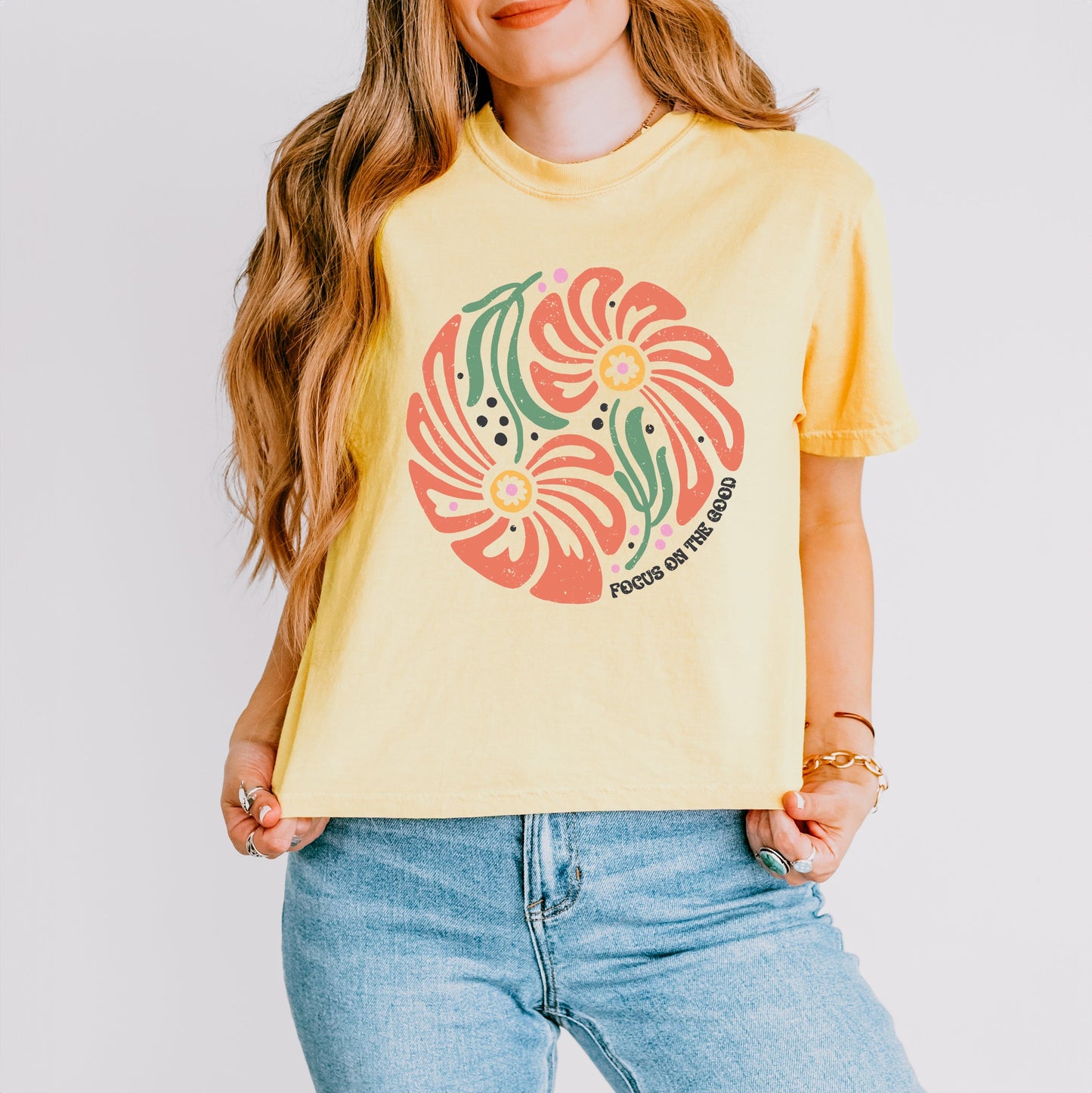 Boho Flowers Circle | Relaxed Fit Cropped Tee