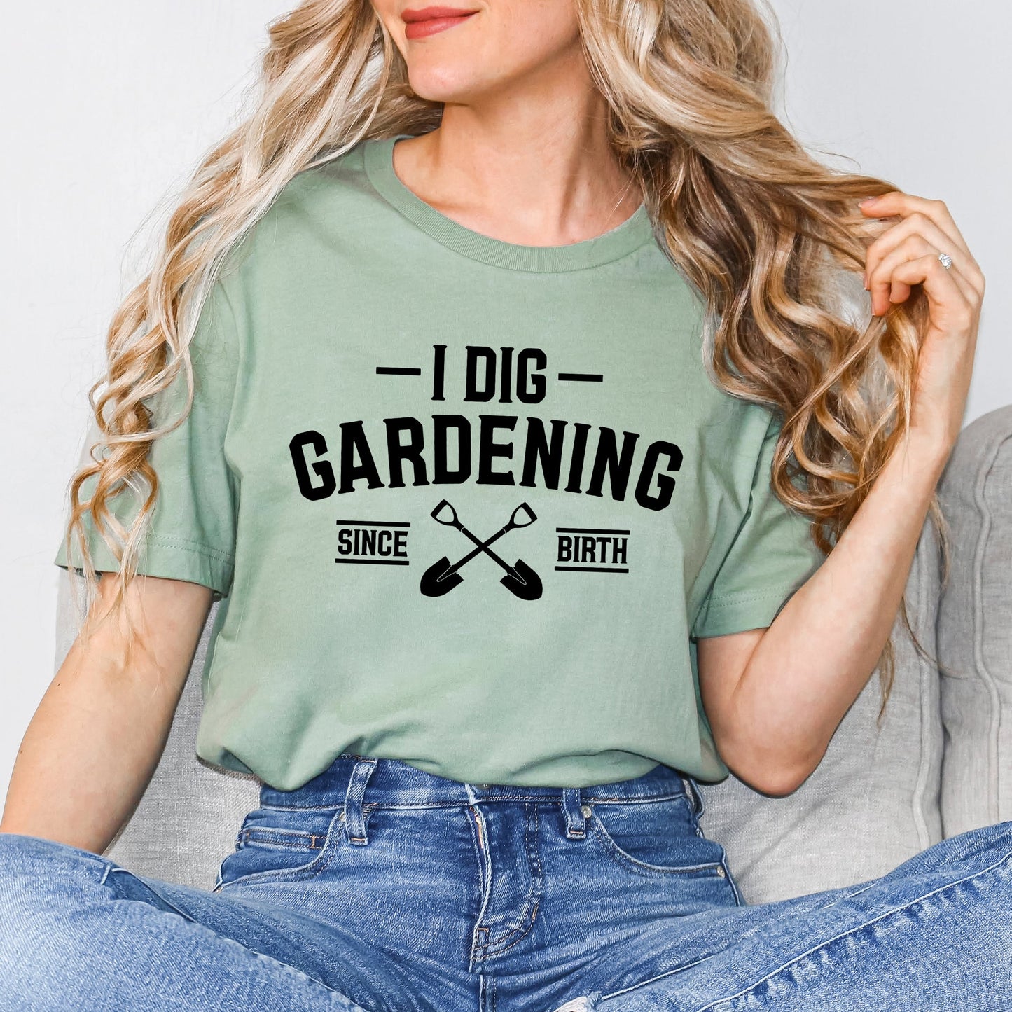 I Dig Gardening  | Short Sleeve Graphic Tee