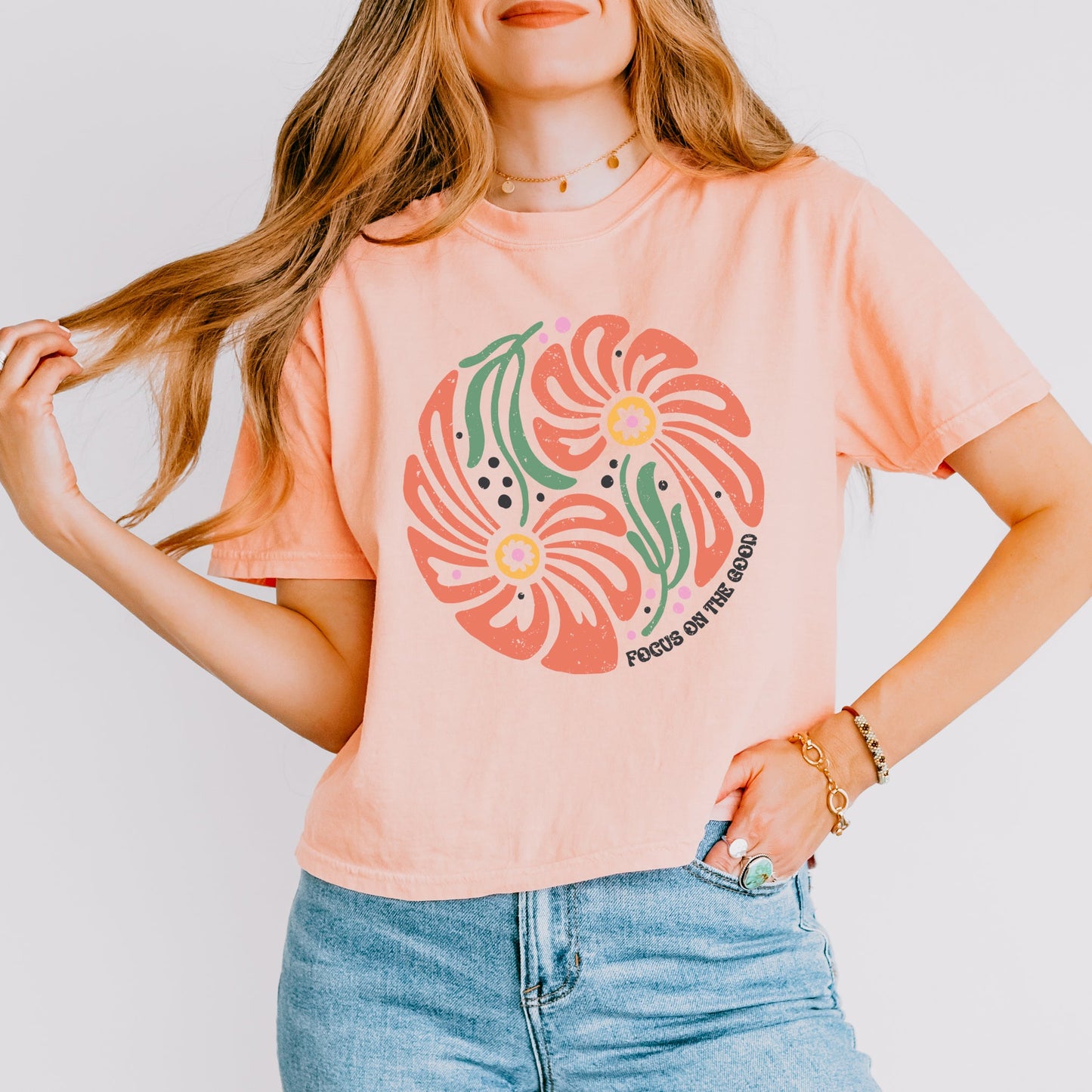 Boho Flowers Circle | Relaxed Fit Cropped Tee