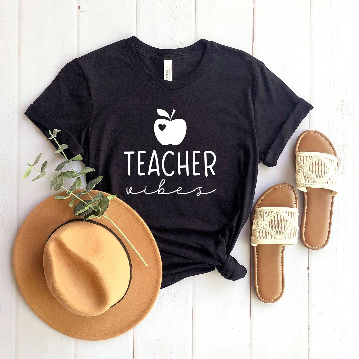 Teacher Vibes Cursive Apple | Short Sleeve Graphic Tee