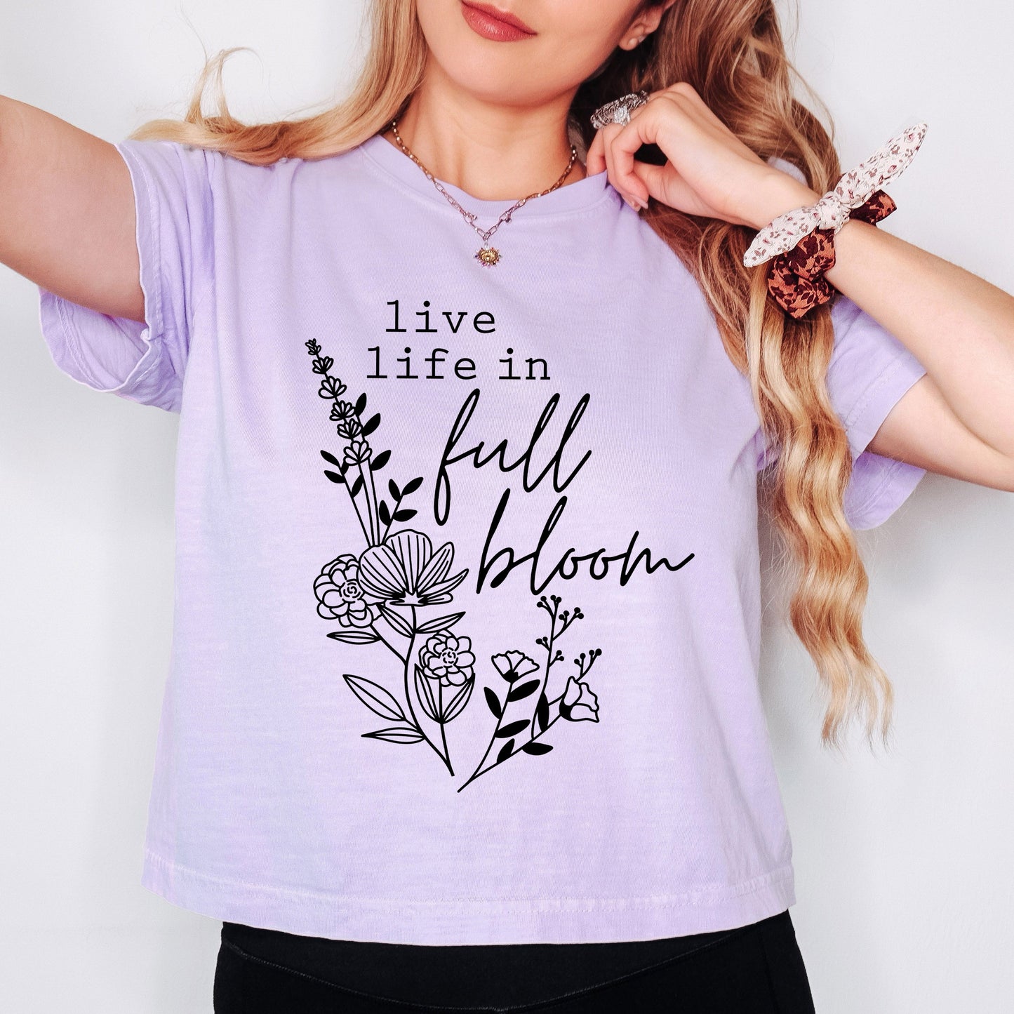 Live Life In Full Bloom Bouquet | Relaxed Fit Cropped Tee