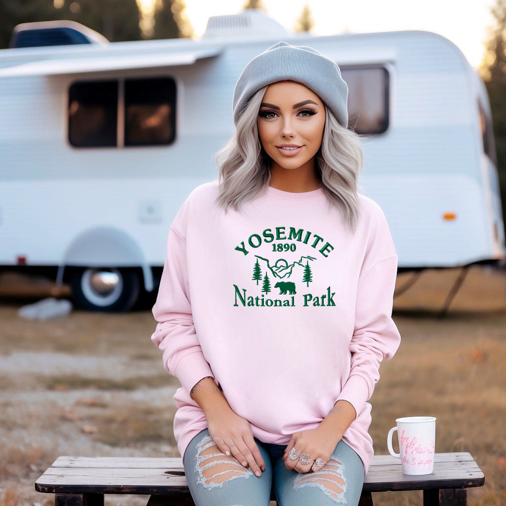 Embroidered Yosemite National Park | Sweatshirt